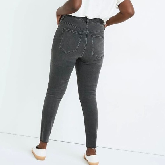 NWT Madewell Curvy High-Rise Distressed Skinny Jeans in Black Sea Sz 24 - Picture 2 of 5